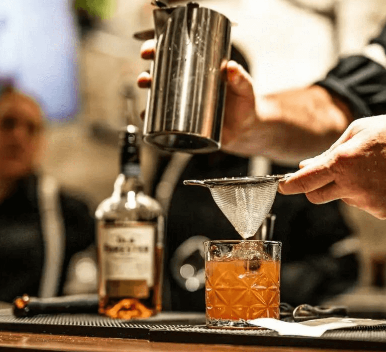 Cheers to You: The Top Reasons to Hire a Professional Bartender post thumbnail image
